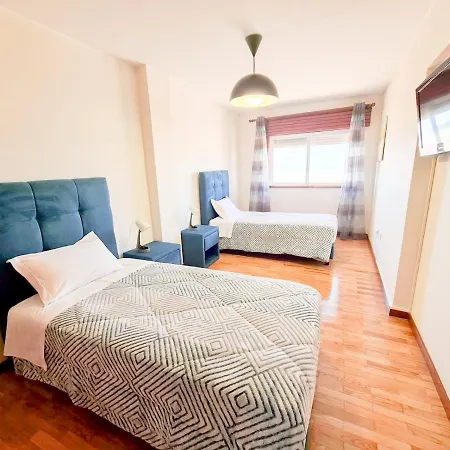 House In Beach- Oporto בית נופש *