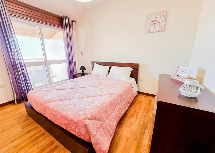 House In Beach- Oporto בית נופש