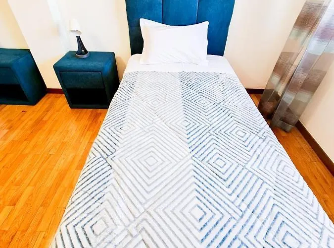 House In Beach- Oporto בית נופש *